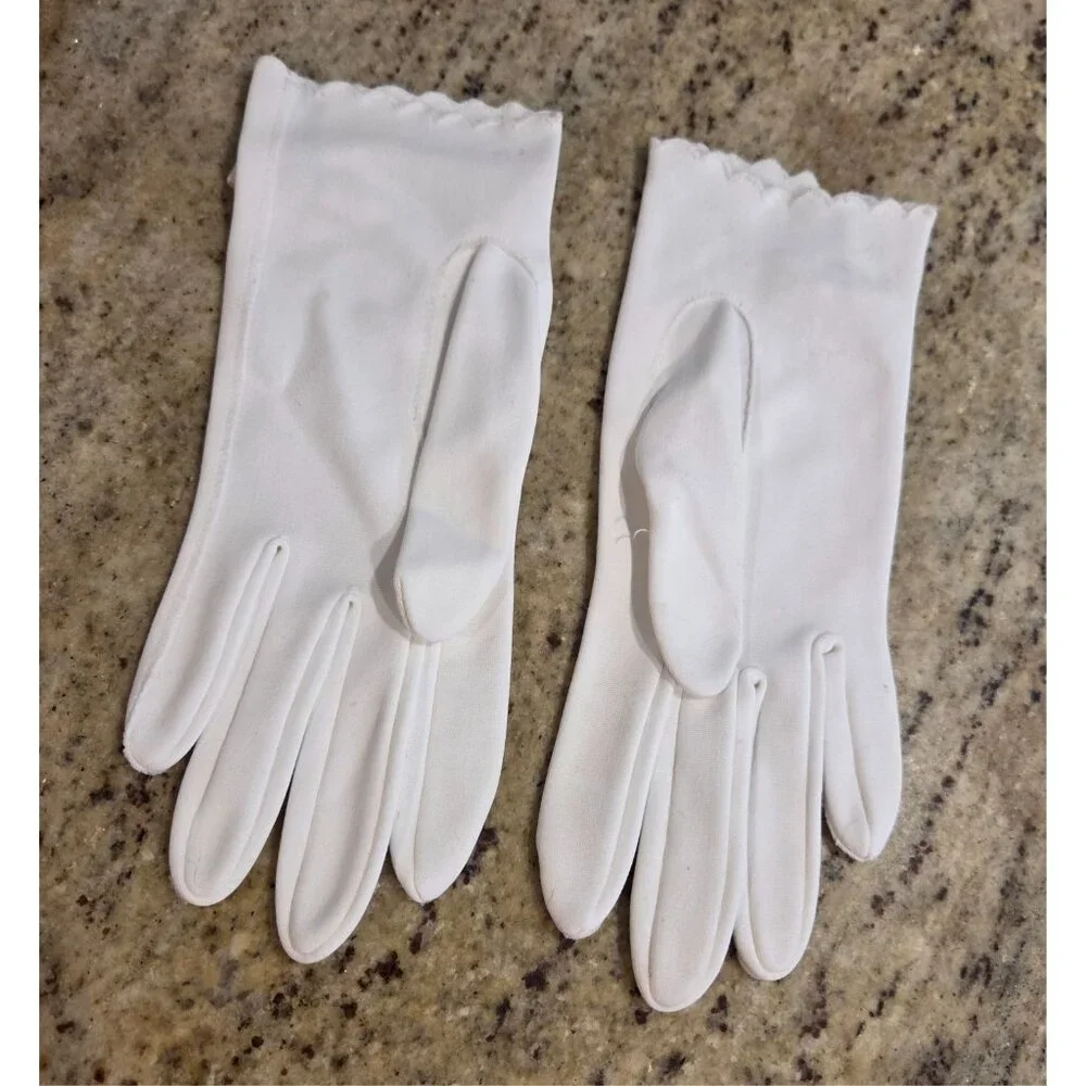 Vintage Womens Size S 6.5 White Nylon Formal Short Gloves Bow Scallop Pretty